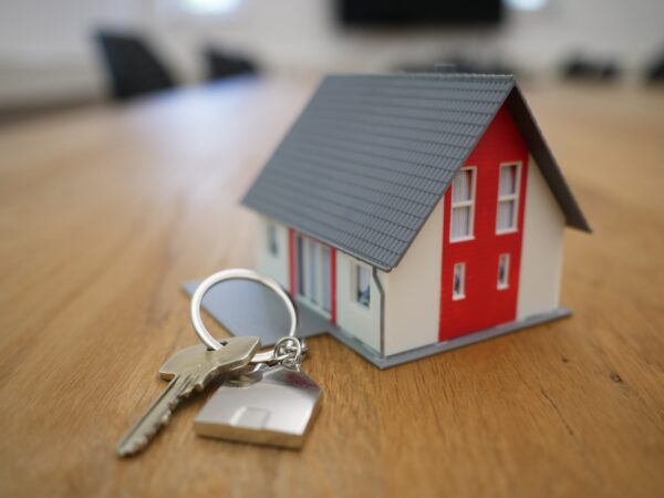sell your house the easy and simple way. Sell with tenants or squatters. cash for keys